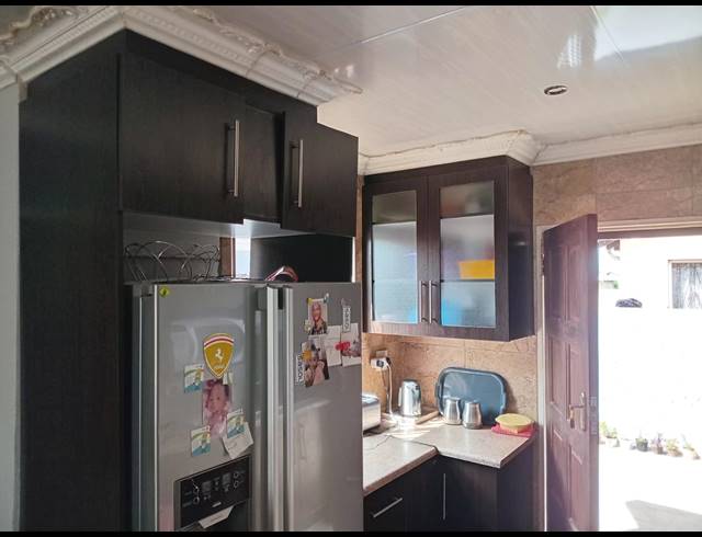 3 BEDROOM HOUSE FOR SALE IN BEVERLEY HILLS